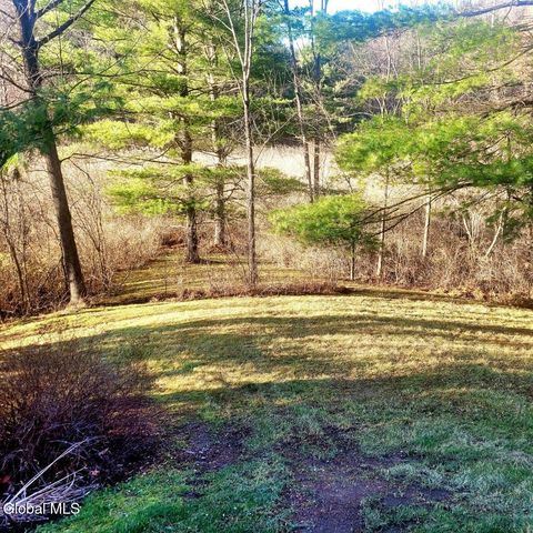 27 University Street, Bethlehem, NY 12158