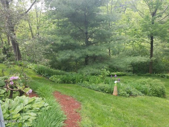 27 University Street, Bethlehem, NY 12158