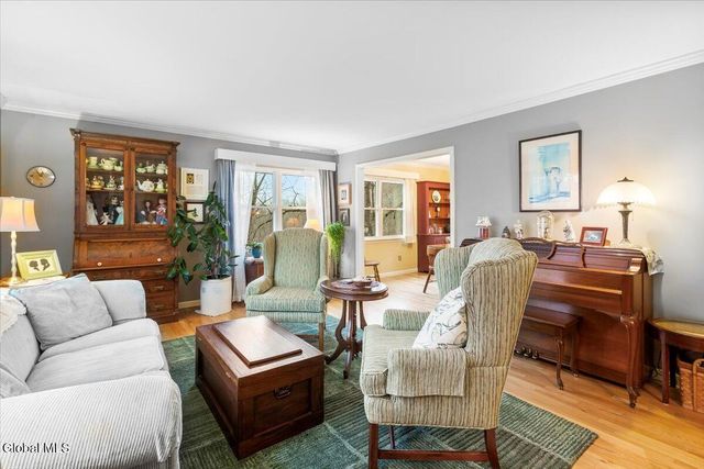 27 University Street, Bethlehem, NY 12158