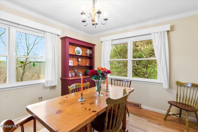 27 University Street, Bethlehem, NY 12158