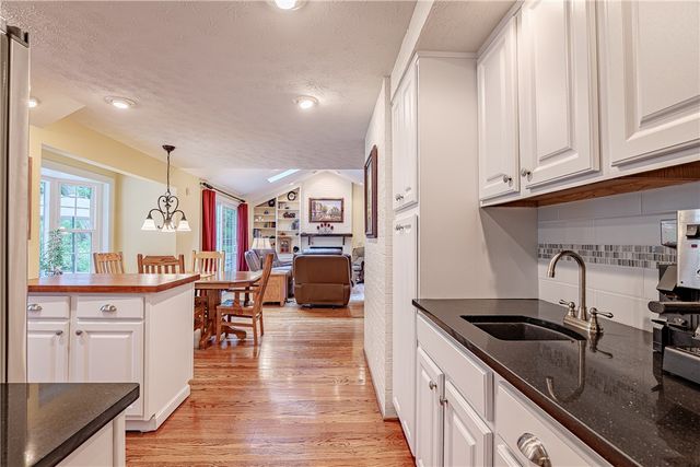 10 Birling Gap, Perinton, NY 14450