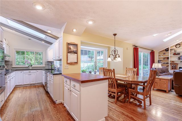 10 Birling Gap, Perinton, NY 14450