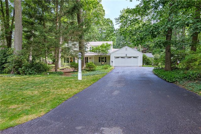 10 Birling Gap, Perinton, NY 14450