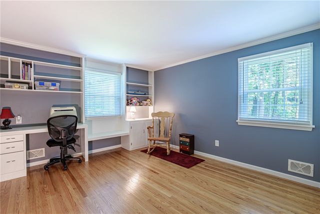 10 Birling Gap, Perinton, NY 14450