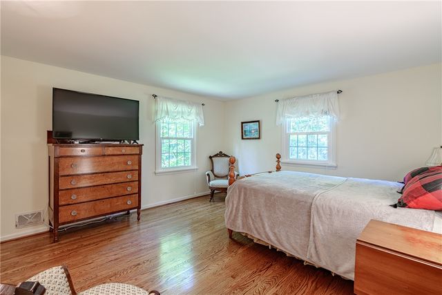 10 Birling Gap, Perinton, NY 14450