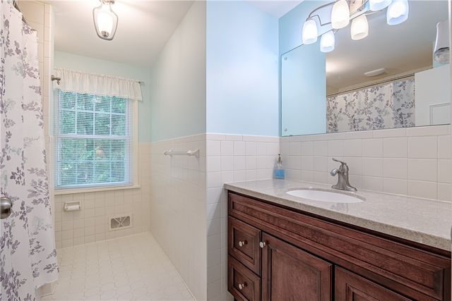 10 Birling Gap, Perinton, NY 14450