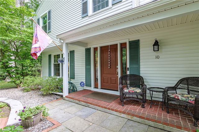 10 Birling Gap, Perinton, NY 14450
