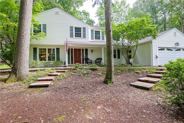 10 Birling Gap, Perinton, NY 14450