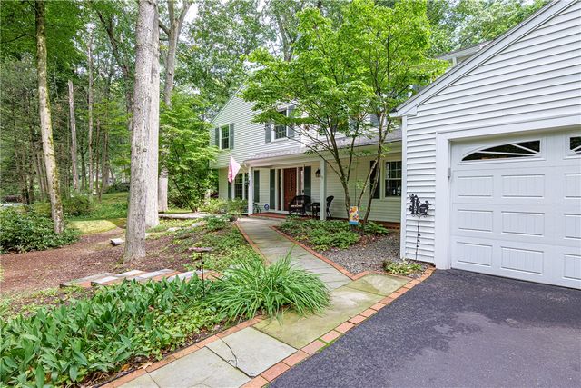 10 Birling Gap, Perinton, NY 14450