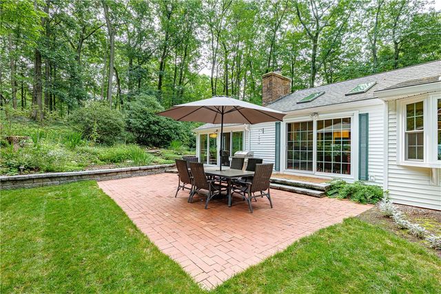10 Birling Gap, Perinton, NY 14450