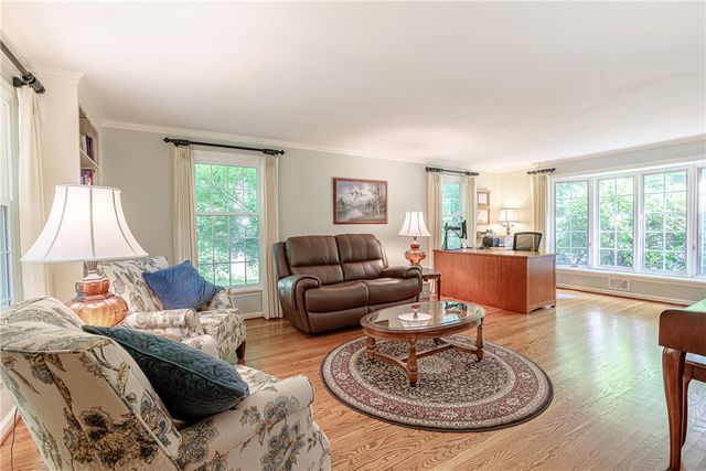 10 Birling Gap, Perinton, NY 14450