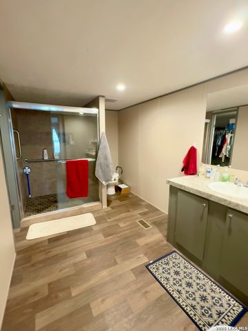 4858 Stanislaus, Adkins, TX 78101