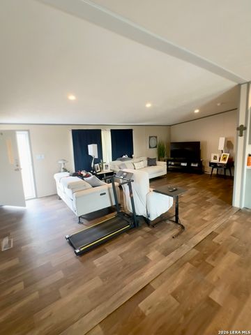 4858 Stanislaus, Adkins, TX 78101