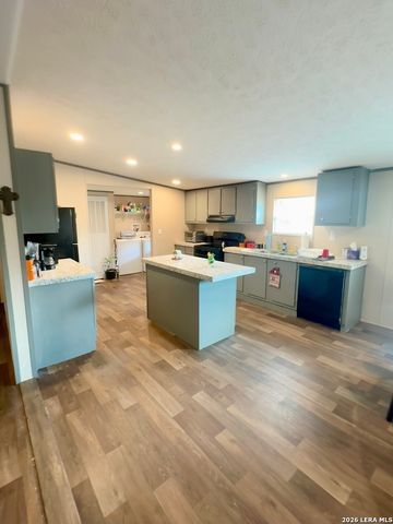 4858 Stanislaus, Adkins, TX 78101