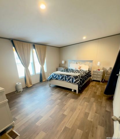 4858 Stanislaus, Adkins, TX 78101