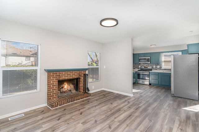 355 Crestwood Court, Algonquin, IL 60102