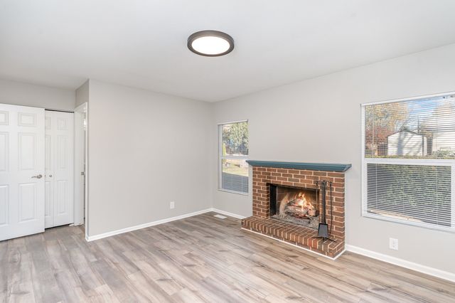 355 Crestwood Court, Algonquin, IL 60102