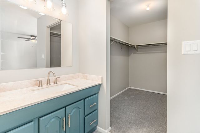 355 Crestwood Court, Algonquin, IL 60102