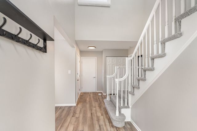 355 Crestwood Court, Algonquin, IL 60102