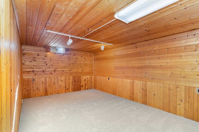 355 Crestwood Court, Algonquin, IL 60102