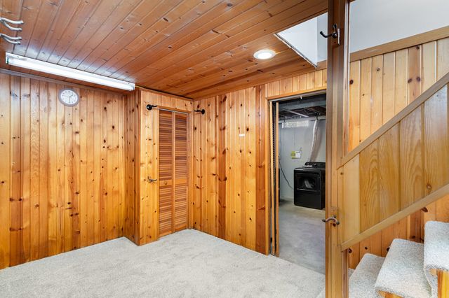 355 Crestwood Court, Algonquin, IL 60102