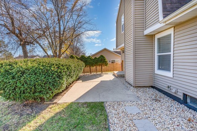 355 Crestwood Court, Algonquin, IL 60102