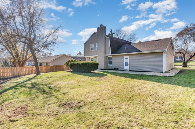 355 Crestwood Court, Algonquin, IL 60102