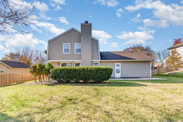 355 Crestwood Court, Algonquin, IL 60102