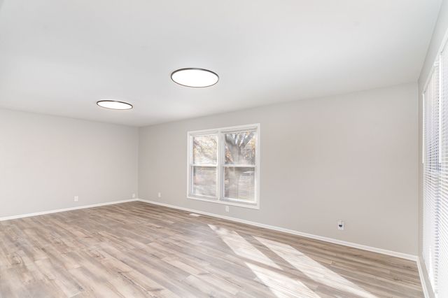 355 Crestwood Court, Algonquin, IL 60102