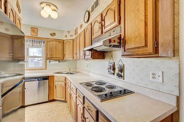 11111 Shelley Street, Westchester, IL 60154