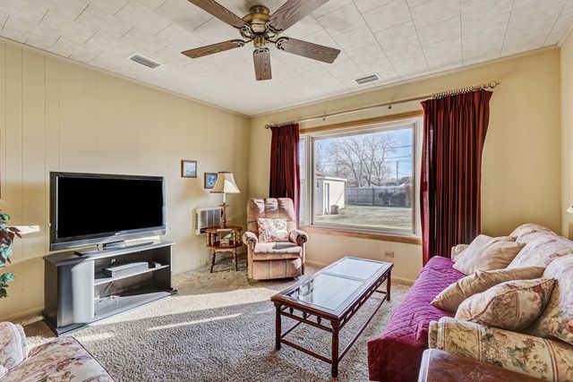 11111 Shelley Street, Westchester, IL 60154