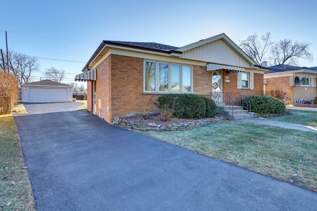 11111 Shelley Street, Westchester, IL 60154