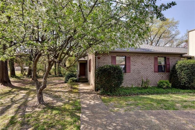 55 James SQ, Williamsburg, VA 23185