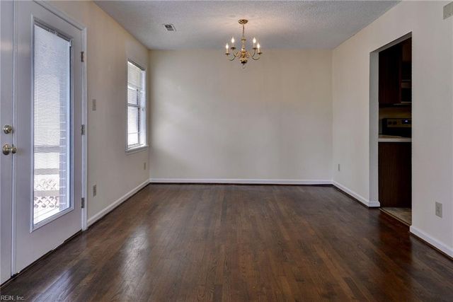 55 James SQ, Williamsburg, VA 23185