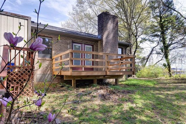 55 James SQ, Williamsburg, VA 23185