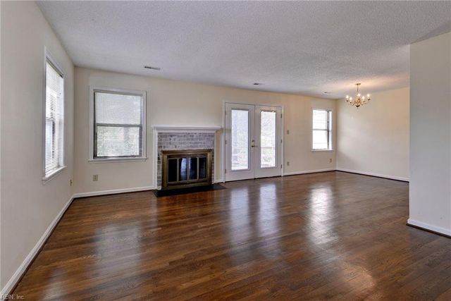 55 James SQ, Williamsburg, VA 23185