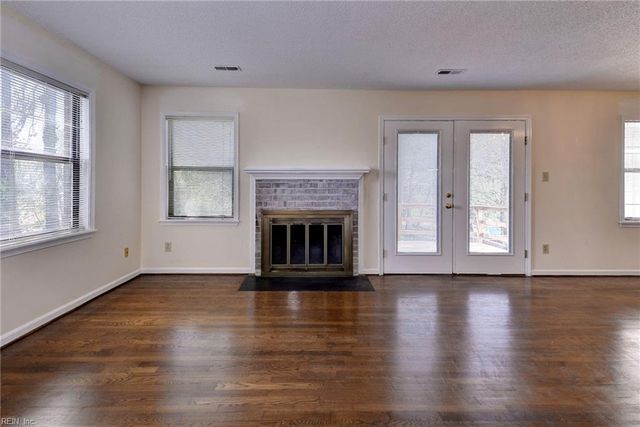 55 James SQ, Williamsburg, VA 23185