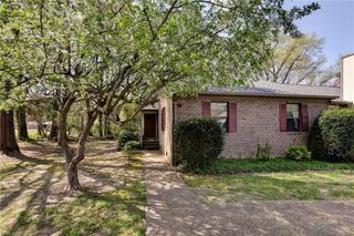 55 James SQ, Williamsburg, VA 23185