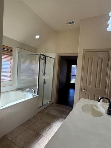 7704 Fallen Antler Place, Arlington, TX 76002