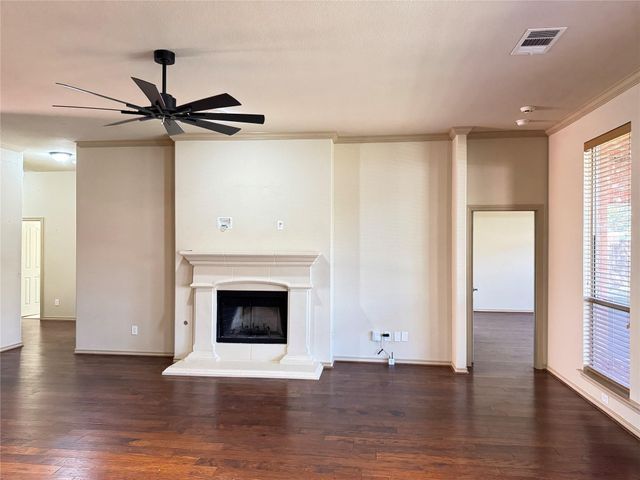 7704 Fallen Antler Place, Arlington, TX 76002