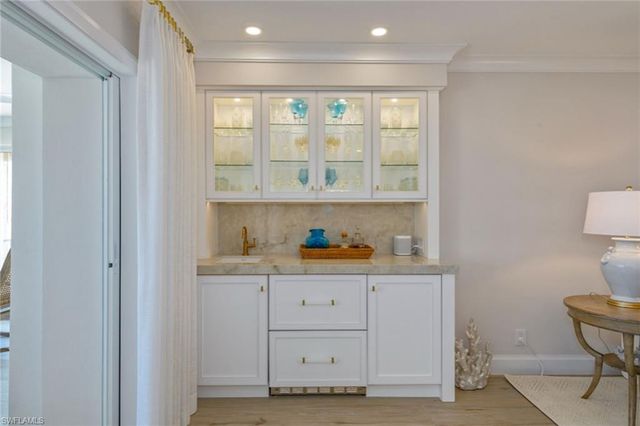 2905 Gulf Shore BLVD N # 703N, Naples, FL 34103