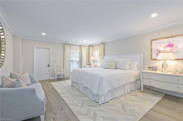 2905 Gulf Shore BLVD N # 703N, Naples, FL 34103