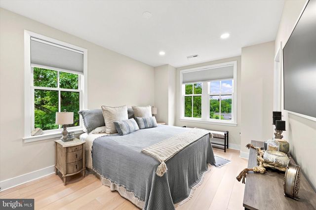 117 THORNTON LN, Newtown, PA 18940