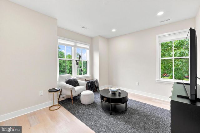 117 THORNTON LN, Newtown, PA 18940