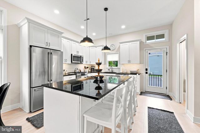 117 THORNTON LN, Newtown, PA 18940