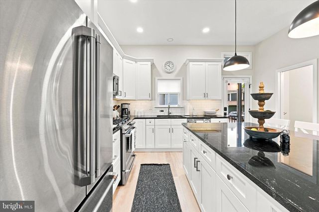 117 THORNTON LN, Newtown, PA 18940