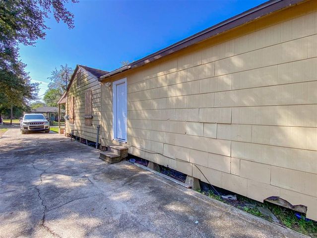 2129 Legion Street, Lake Charles, LA 70601