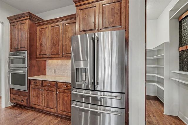 5950 N Saline Avenue, Kansas City, MO 64151