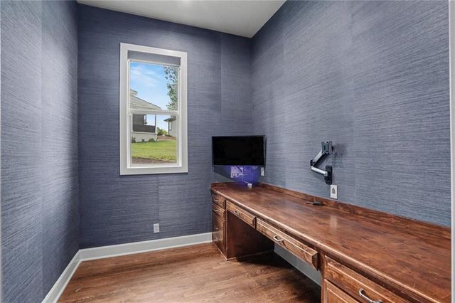 5950 N Saline Avenue, Kansas City, MO 64151