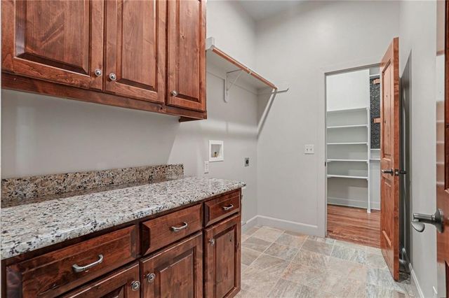 5950 N Saline Avenue, Kansas City, MO 64151